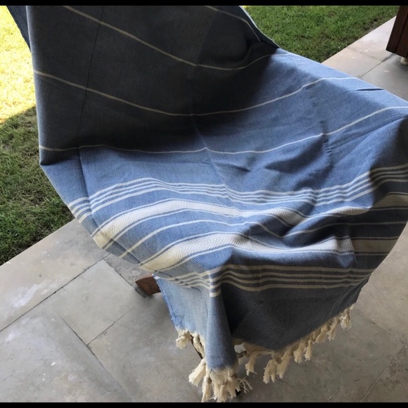 Hand- Loomed fringe detailed Turkish Cotton Towel - Picture 7 of 7